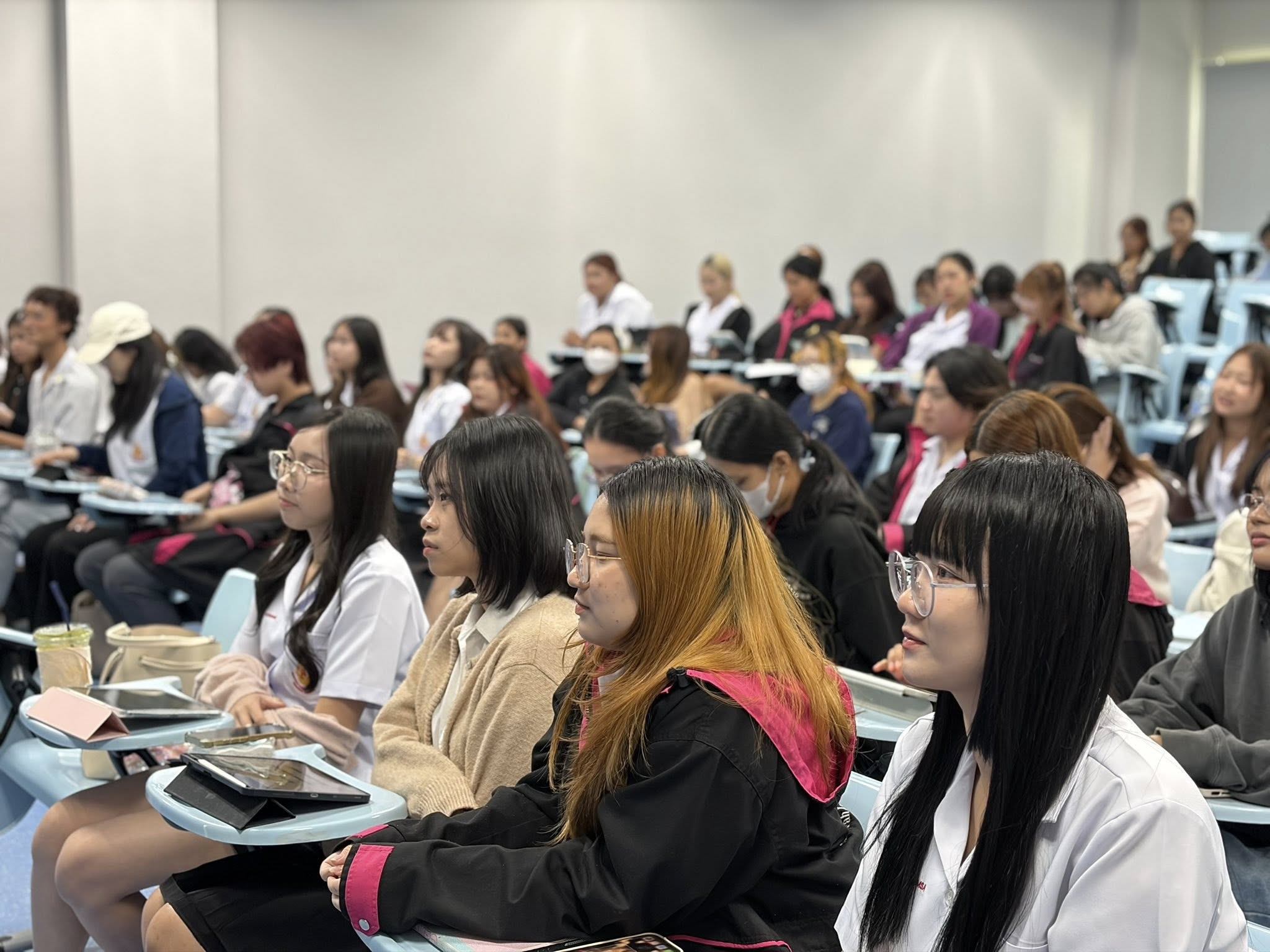กิจกรรม “สำนักวิชาพบนักศึกษา” ประจำปีการศึกษา 2569 สาขาวิชาวิทยาศาสตร์เครื่องสำอาง