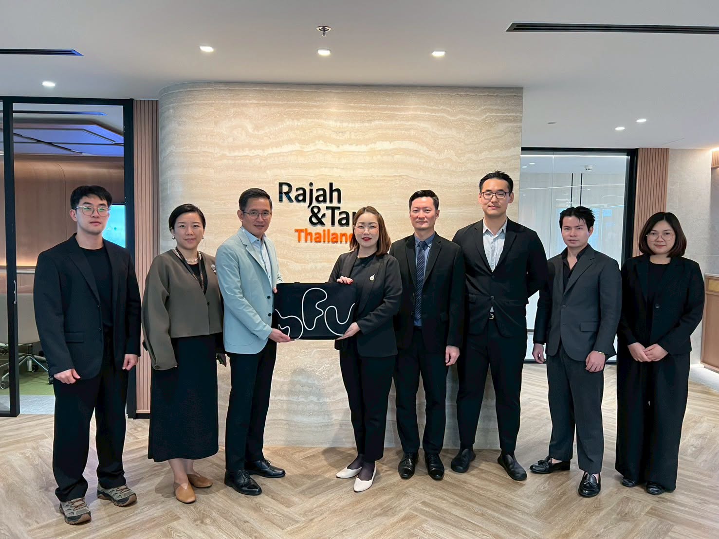 มฟล. เสริมสร้างความร่วมมือกับ Rajah & Tann (Thailand) Limited เพื่อขยายโอกาส CWIE สำหรับนักศึกษา