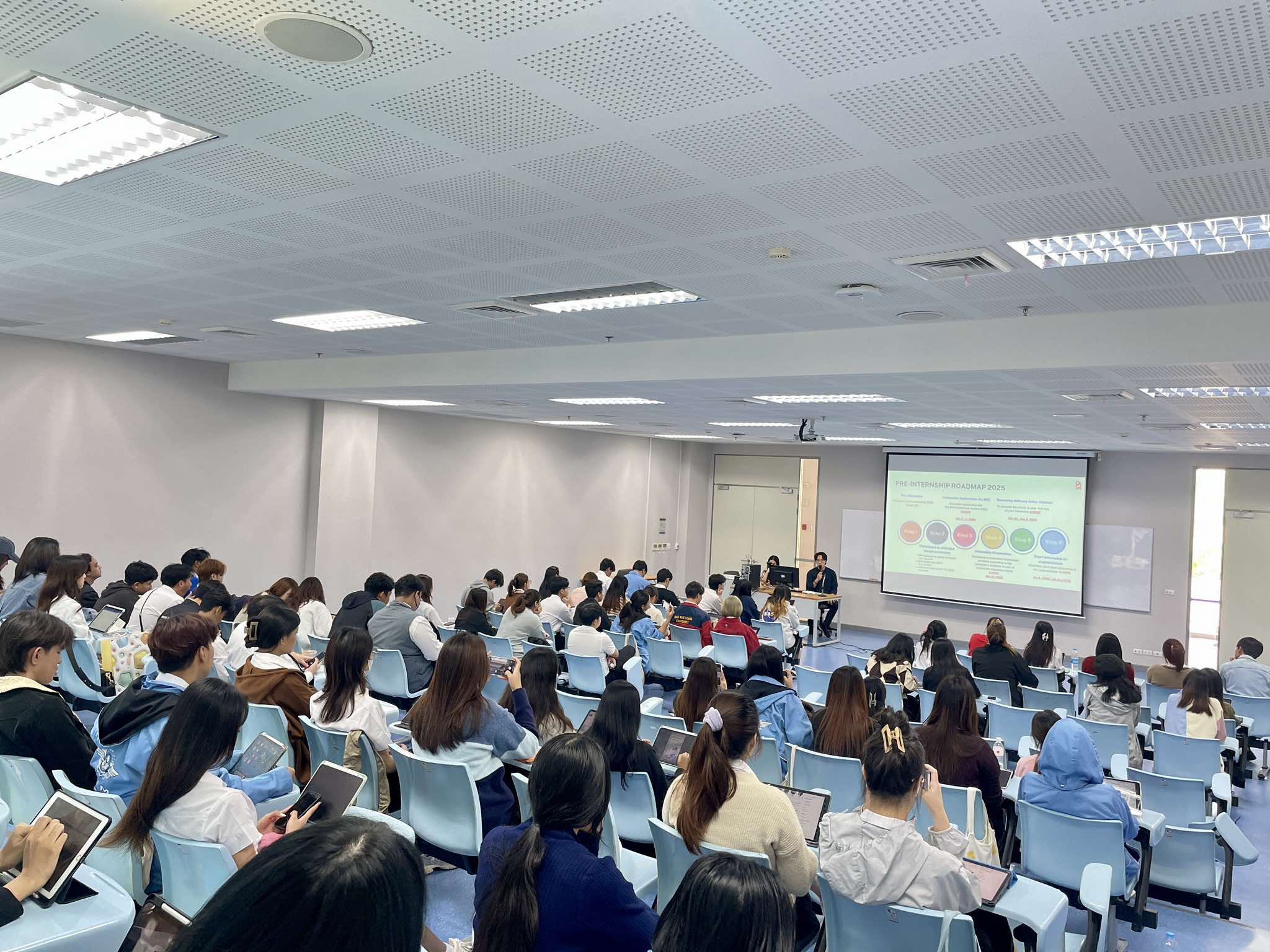 กิจกรรม Pre-Meeting & Introduction to Internship 2025 สาขาวิชาธุรกิจการบิน