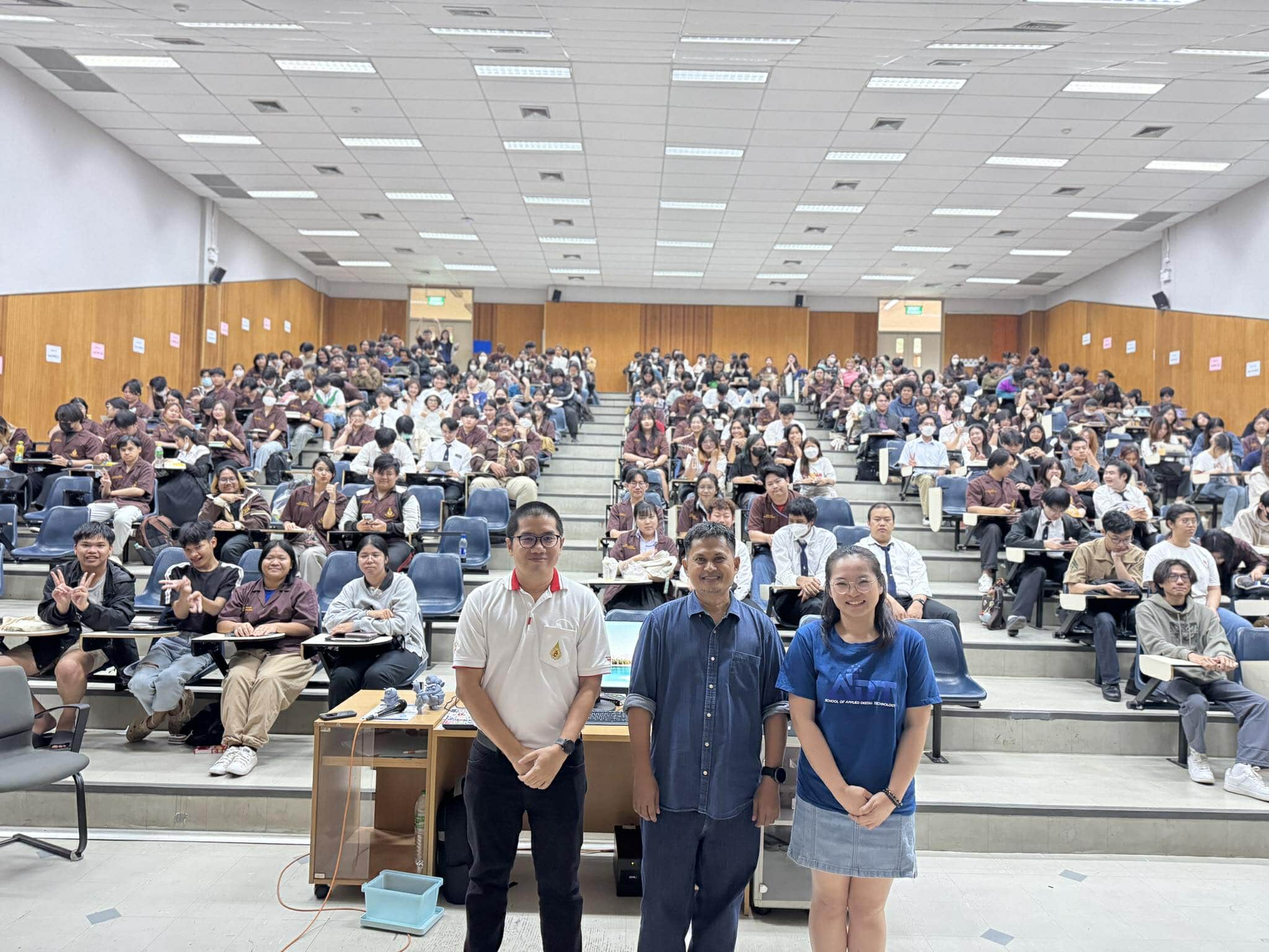 กิจกรรมสำนักวิชาพบนักศึกษา สำนักวิชาเทคโนโลยีดิจิทัลประยุกต์ (สาขาวิชาเทคโนโลยีมัลติมีเดียและการสร้างภาพเคลื่อนไหว)