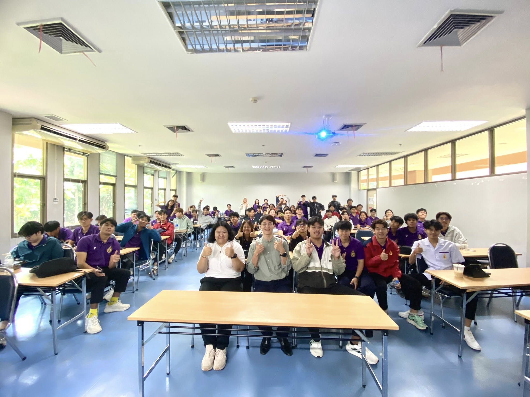 กิจกรรมสำนักวิชาพบนักศึกษา สำนักวิชาวิทยาศาสตร์สุขภาพ (สาขาวิชาวิทยาศาสตร์การกีฬาและสุขภาพ)