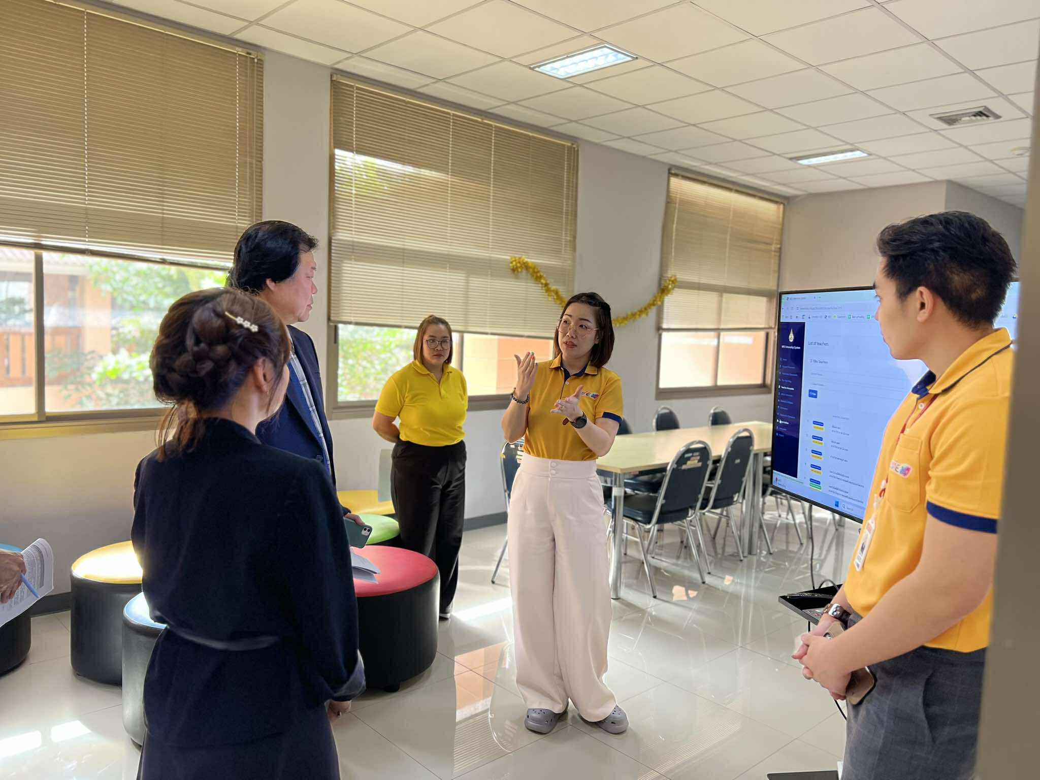 ต้อนรับคณะกรรมการประเมินคุณภาพการศึกษาภายใน (ระดับหลักสูตร) ตามเกณฑ์ ASEAN University Network-Quality Assurance (AUN-QA) ของหลักสูตรศิลปศาสตรบัณฑิต สาขาวิชาภาษาจีนธุรกิจ
